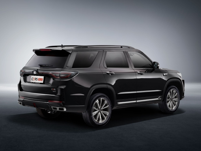 长安CS95PLUS正式上市 售价17.59-19.99万元