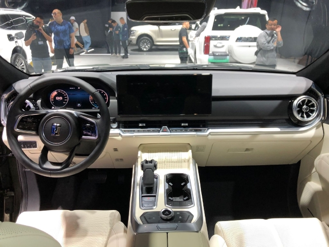 2023上海车展探馆：坦克400、500 Hi4-T亮相