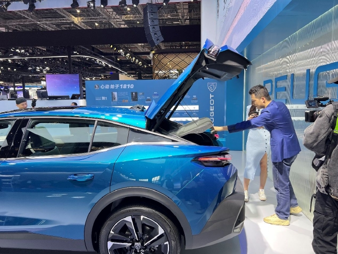 2023上海车展：东风标致408X上市14.57万起