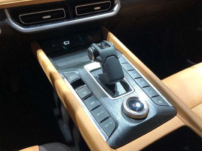 2023上海车展：长城炮6x6超级越野平台全球首秀