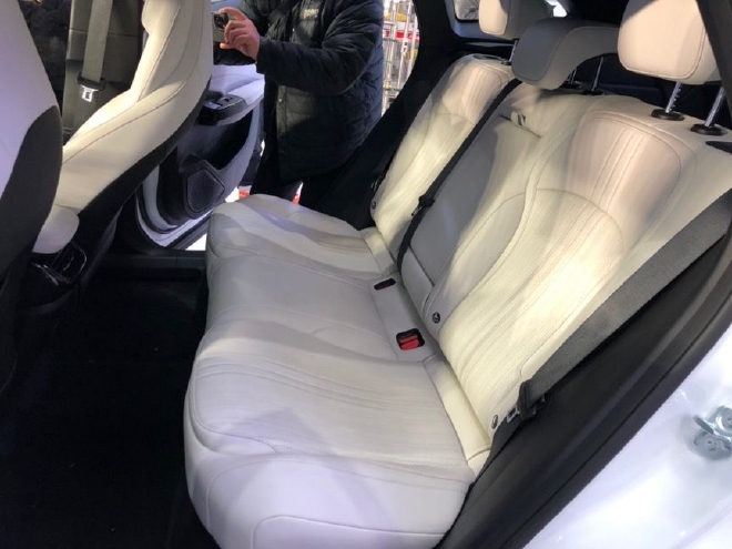 时代潮流新宠 吉利银河L7首台车正式下线