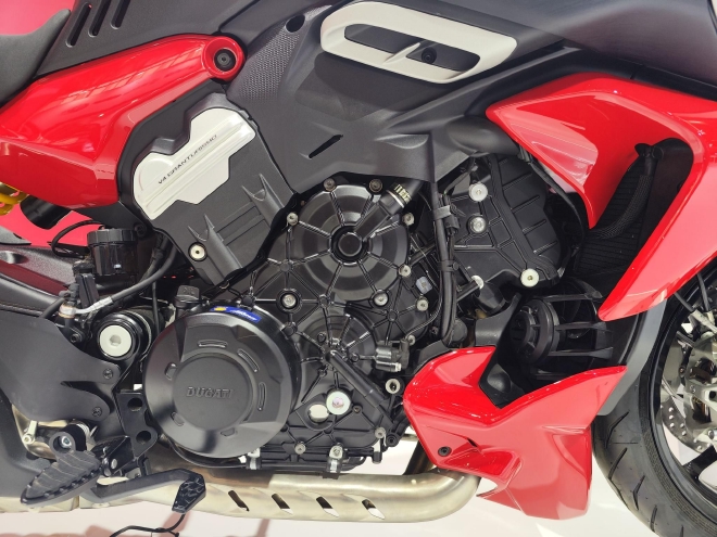 2023北京国际摩托车展:杜卡迪全新Diavel V4首秀 2023北京国际摩托车展:杜卡迪全新Diavel V4首秀