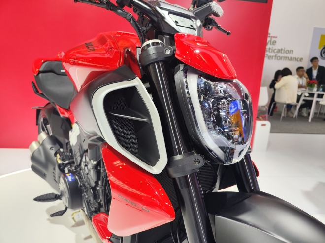 2023北京国际摩托车展:杜卡迪全新Diavel V4首秀 2023北京国际摩托车展:杜卡迪全新Diavel V4首秀
