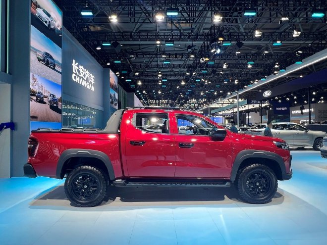 重庆车展亮相-长安览拓者探索版