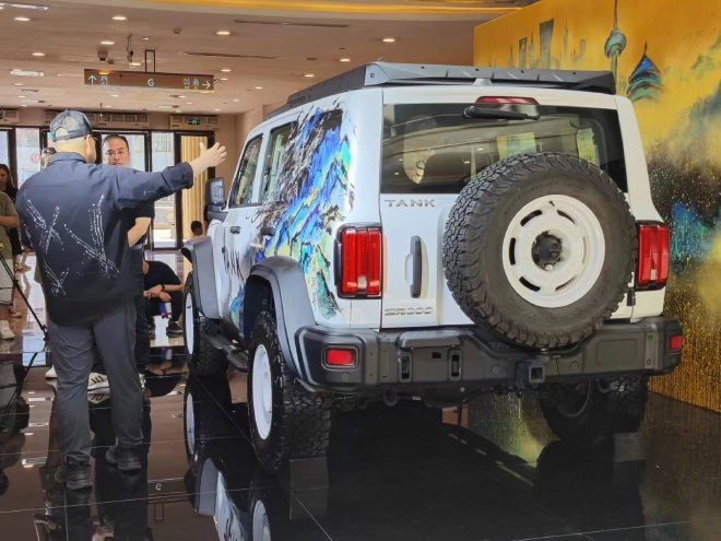 贴近潮流 坦克300想用一次艺术快闪证明“城野无界”