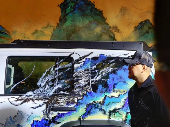 贴近潮流 坦克300想用一次艺术快闪证明“城野无界”