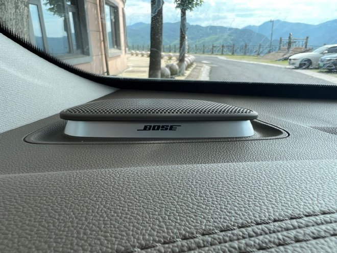 The space experience is beyond imagination. Test drive the 2023 Roewe iMAX8