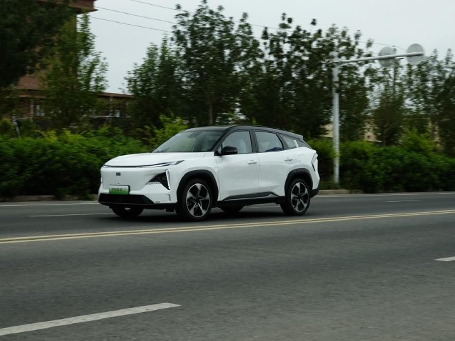 兼顾性能与节能 吉利银河L7展示新一代电混实力