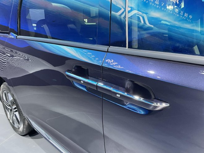 2023成都车展探馆：江淮瑞风RF8