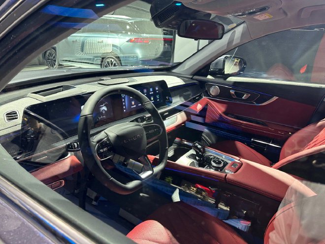 2023成都车展探馆：瑞虎7PLUS冠军版亮相