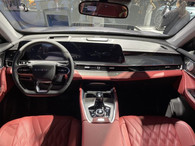 2023成都车展：全新一代瑞虎7PLUS冠军版/瑞虎7新能源冠军版上市