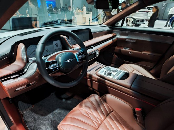 2023成都车展：捷尼赛思G90正式上市