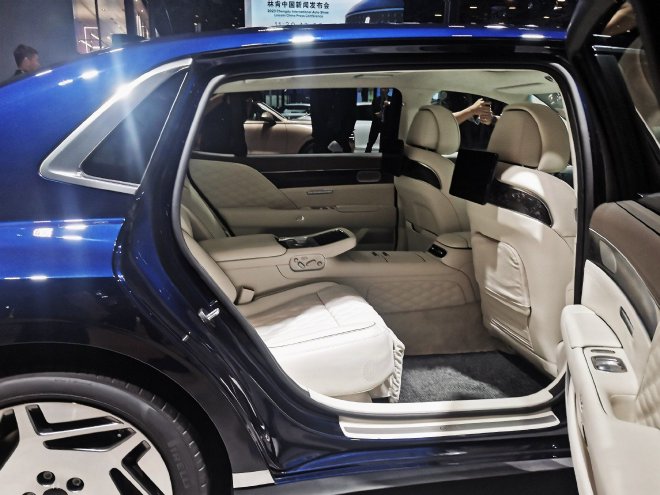 2023成都车展：捷尼赛思G90正式上市