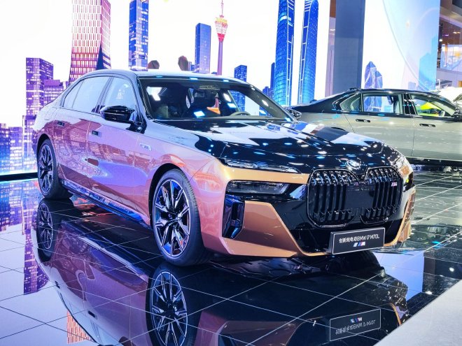 2023成都车展：宝马5款新能源新品上市