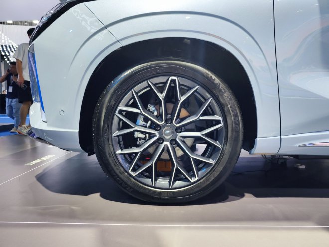 2023成都车展：长安欧尚Z6智电iDD亮相