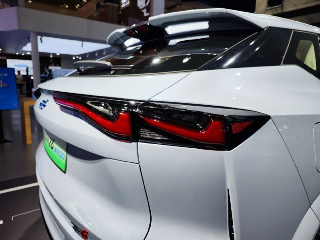 2023成都车展：长安欧尚Z6智电iDD亮相