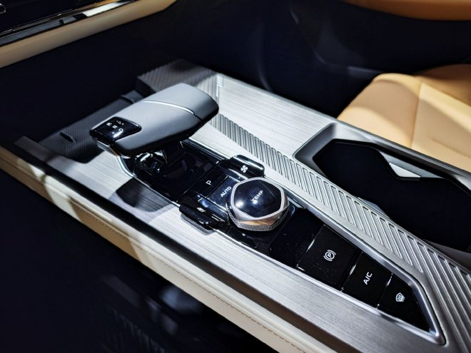 2023成都车展：长安欧尚Z6智电iDD亮相