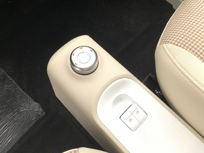 国民神车再进化 试驾宏光MINIEV第三代马卡龙