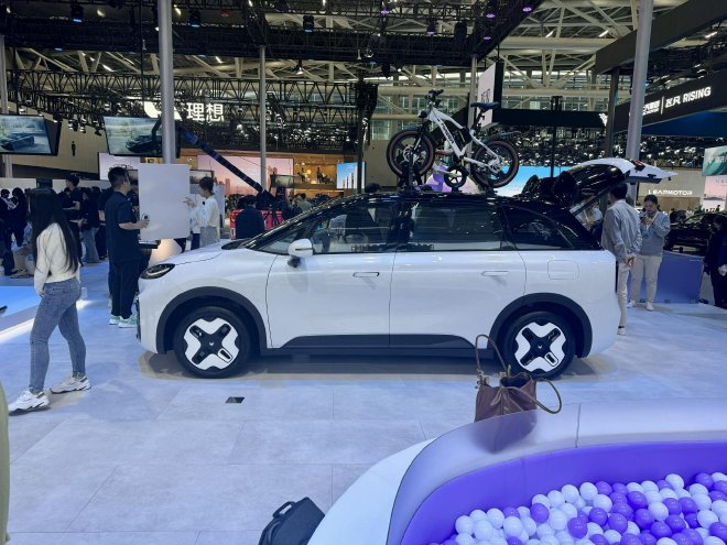 2023广州车展：极狐汽车考拉亮相