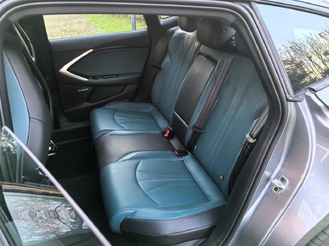 燃油车智驾标杆 体验MG7 NGP智能驾驶辅助