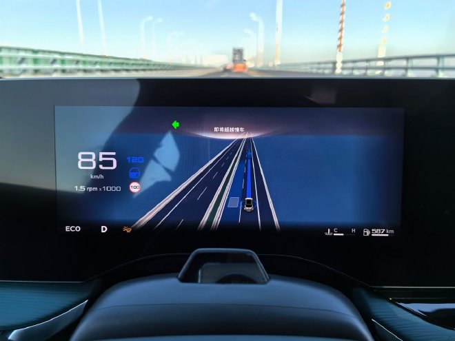 燃油车智驾标杆 体验MG7 NGP智能驾驶辅助