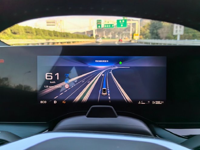 燃油车智驾标杆 体验MG7 NGP智能驾驶辅助