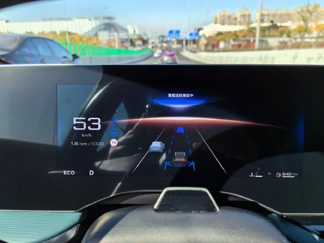 燃油车智驾标杆 体验MG7 NGP智能驾驶辅助