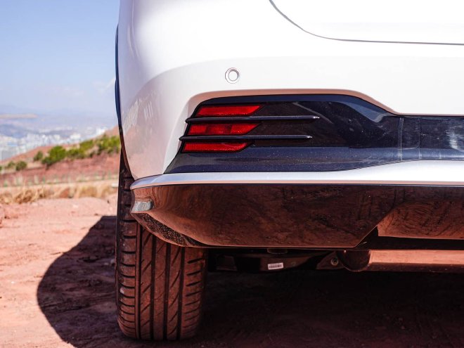 纯电续航表现满意 试驾荣威D5X DMH