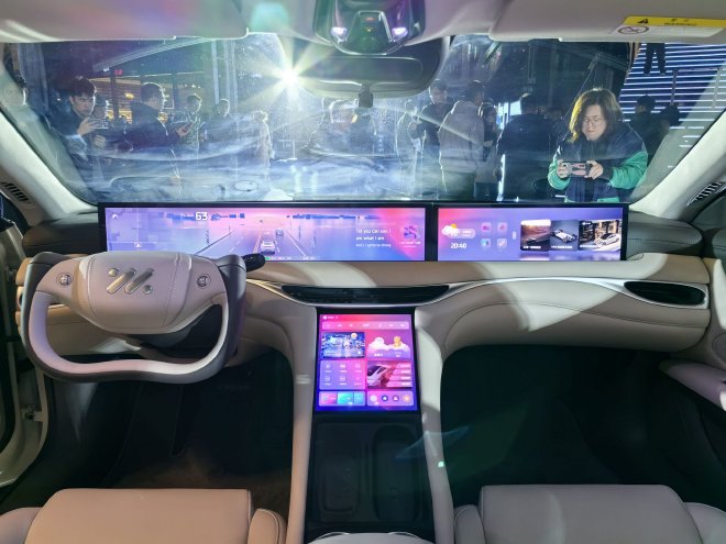 预售23-33万元 智己L6正式亮相