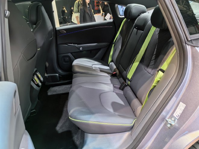 2024北京车展探馆：极狐阿尔法S5