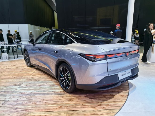 2024北京车展探馆：极狐阿尔法S5