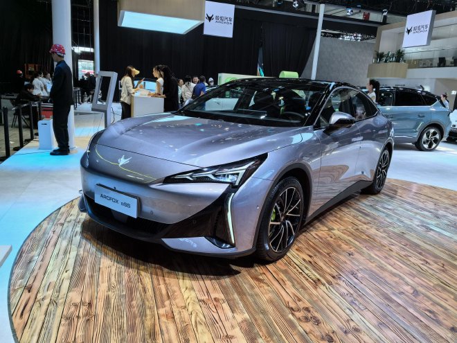 2024北京车展探馆：极狐阿尔法S5