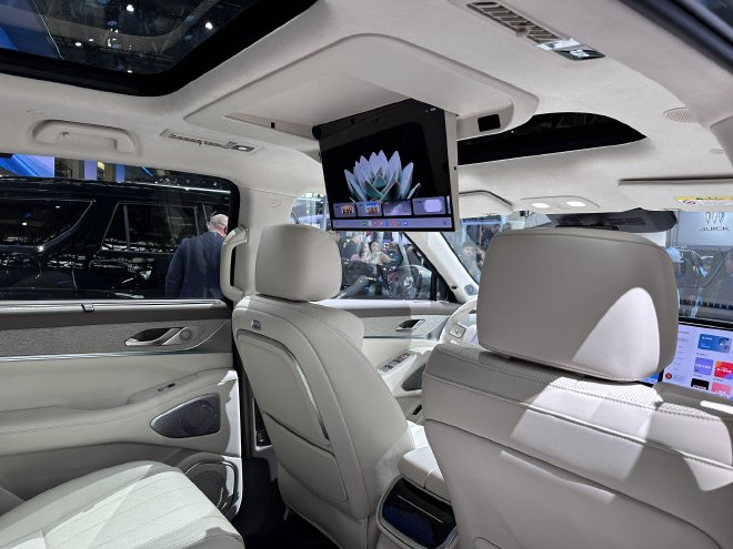 2024北京车展：魏牌蓝山智驾版首发亮相