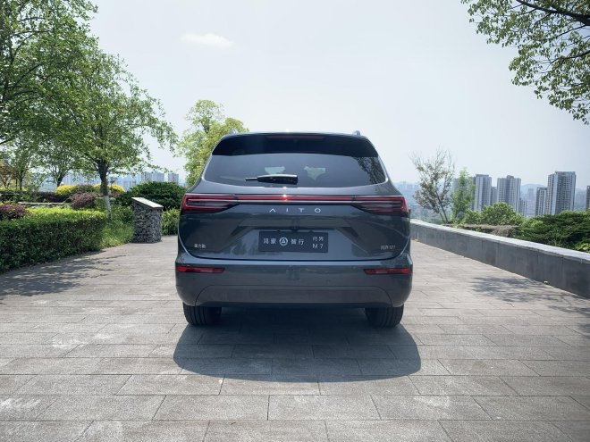 颜值微调/内核升级 试驾问界新M7 Ultra