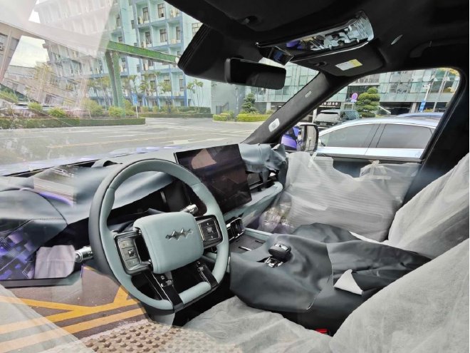 采用三排座椅布局设计 方程豹豹8内饰最新谍照曝光