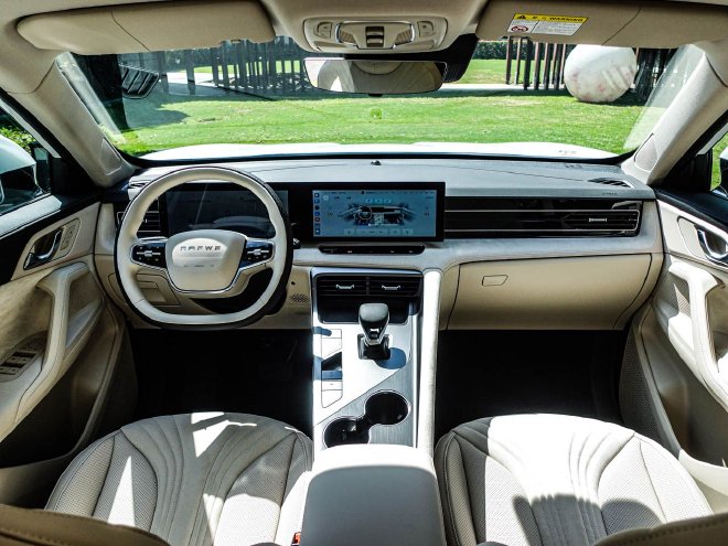 荣威D5X DMH北京站交付活动 满油满电交车