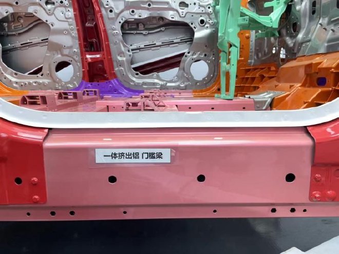 问界M9通过TOP Safety首次副驾驶侧双项安全测试