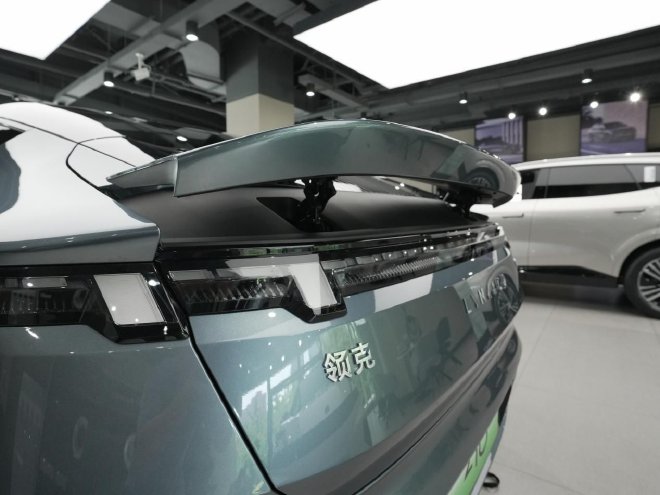 揭示纯电领克的独特设计 领克Z10到店体验