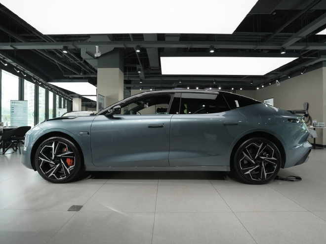 揭示纯电领克的独特设计 领克Z10到店体验