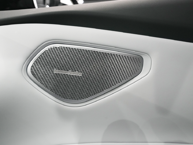 揭示纯电领克的独特设计 领克Z10到店体验