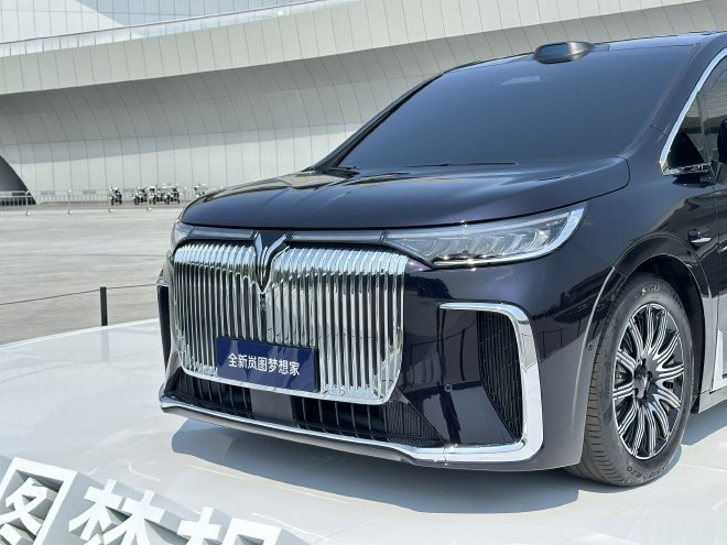 2024成都车展：全新岚图梦想家预售价34.99万元起