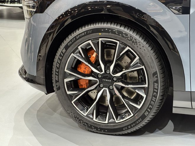 2024成都车展：极氪7X正式亮相并开启预售