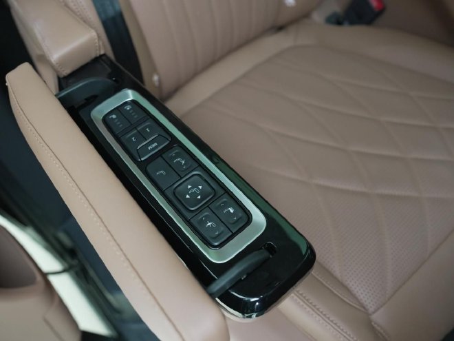 确有MAX的实力 静态体验上汽大通G10 MAX