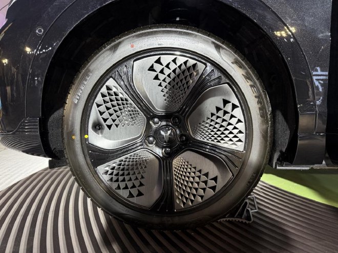 岚图知音正式上市 售价19.69万-23.69万元