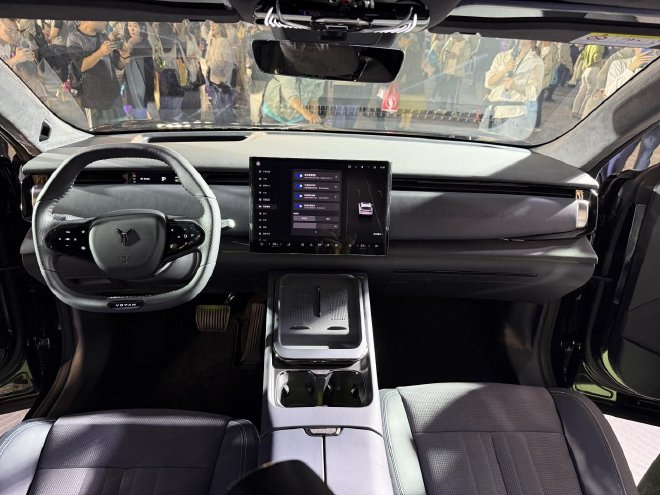 岚图知音正式上市 售价19.69万-23.69万元