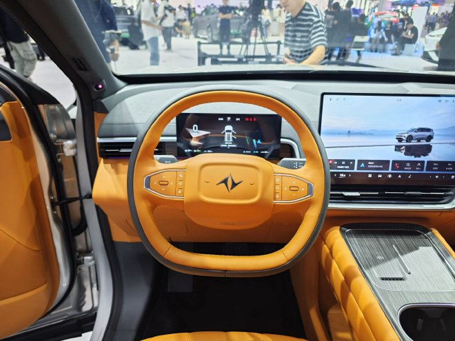 2024广州车展:东风奕派eπ008五座版上市