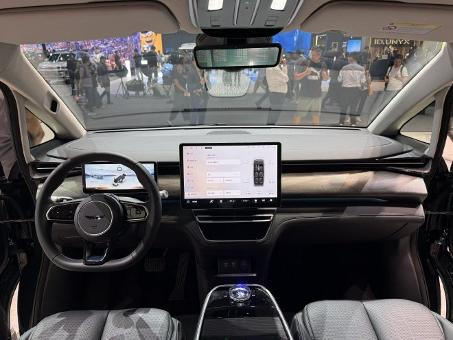 2024广州车展：吉利翼真L380曜石黑内饰版亮相