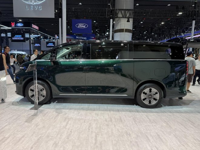 2024广州车展：吉利翼真L380曜石黑内饰版亮相