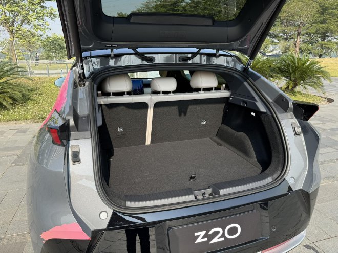 试驾领克Z20 一辆合格的“玩具”车？