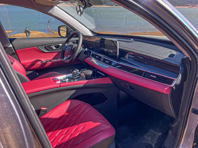 底盘支撑到位 多路况体验全新瑞虎7高能版